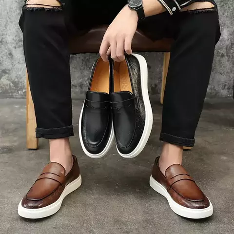 Mocassins de couro em relevo masculinos, slip-on, sola grossa, sapatos casuais - comprar online