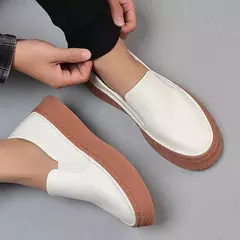 Sapato Loafer Minimalista na internet