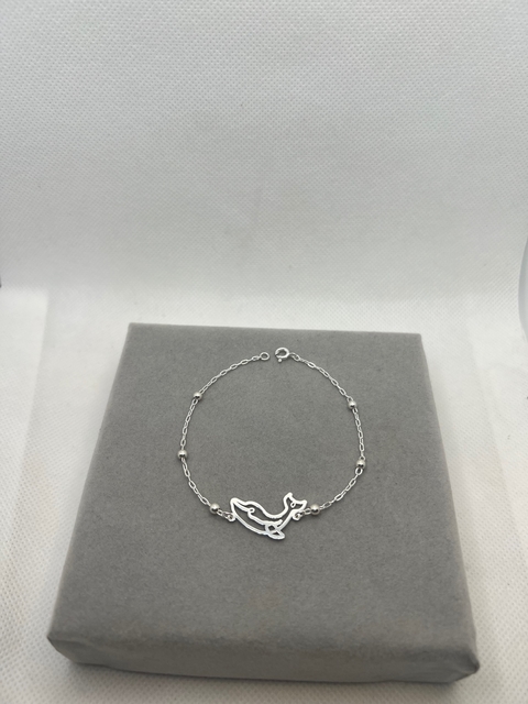 Pulseira baleia minimalista .