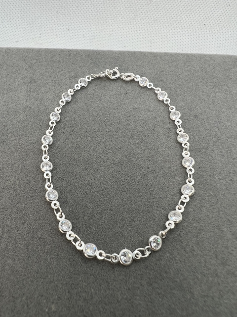 Pulseira toda de zircônias redonda.