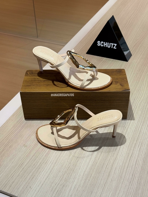 Schutz Tamanco Couro Natural Logo Metal