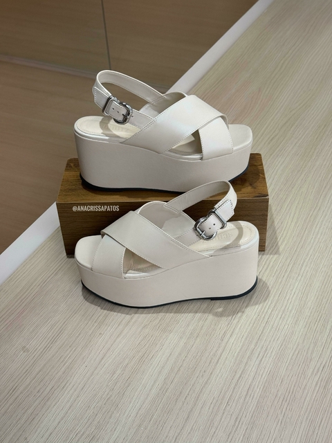 Schutz Sandália Plataforma Anabela Egg Shell Couro S21845 0019 0001U
