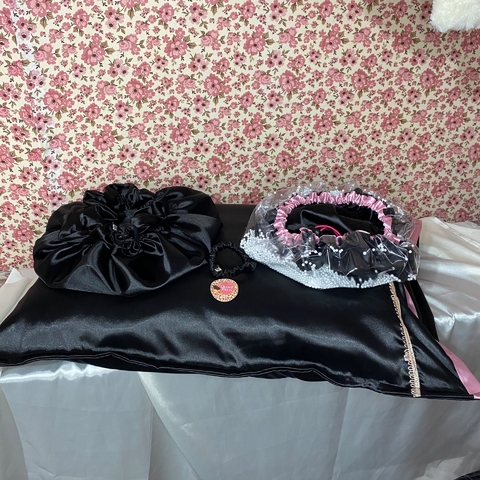 Kit com 4 peças: touca Daphne + fronha + touca de banho e tratamentos + xuxinha