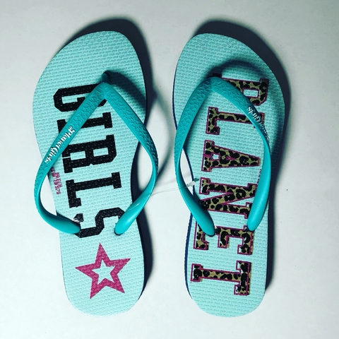 Chinelo planet girls