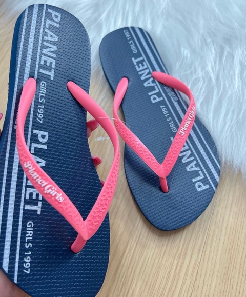 Chinelo de dedo planet girls