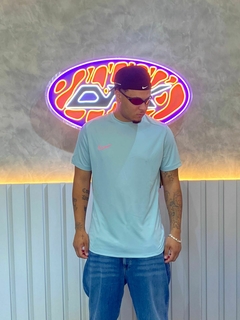 Camisa Nike Academy Baby/Pink 2025 na internet