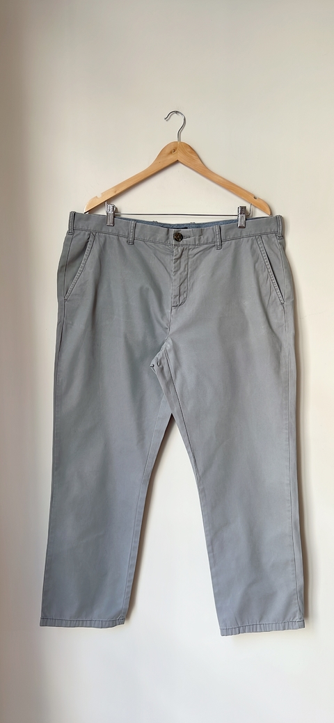 3827 Pantalón Tommy Hilfiger Gris claro T.38 (H)