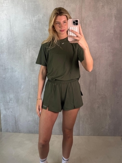 SHORTS RUNNER TECHNO VERDE CROCO - Navy Store