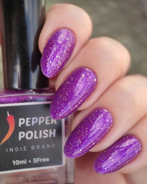 Vou de Bruxa (Pepper Polish)
