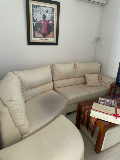 SILLON $ 350.000 ESQUINERO CON MODULO DE DESCANSO - TAPIZADO EN ECO CUERO - MEDIDAS ALTO 80 CM ANCHO 20 CM LARGO 1.50 Y LARGO 1.30