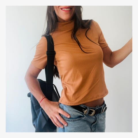 Remera ROCHI Camel