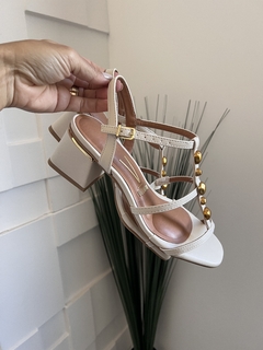 Imagem do Sandália Off-White com Esferas