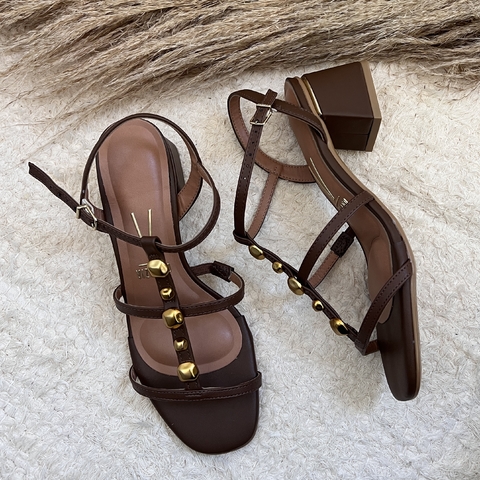 Sandália Capuccino com Spikes - comprar online