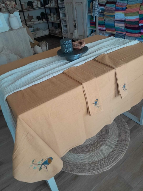 MANTEL BORDADO PÁJARO