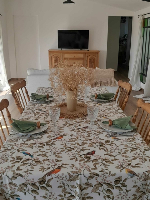 MANTEL GABARDINA ACRÍLICA PAJARITOS