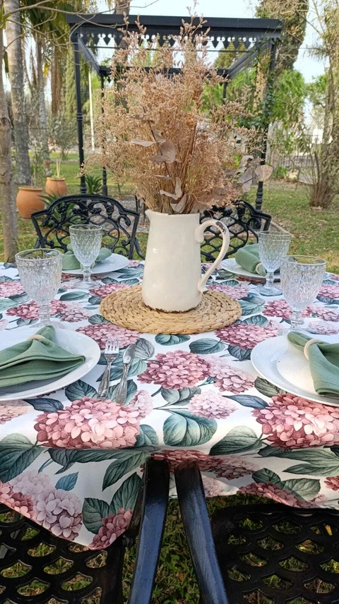 MANTEL GABARDINA ACRÍLICA HORTENCIAS ROSADAS