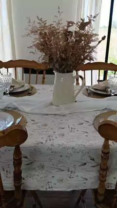 Imagen de MANTEL GABARDINA ACRÍLICA FLORCITAS SUTIL