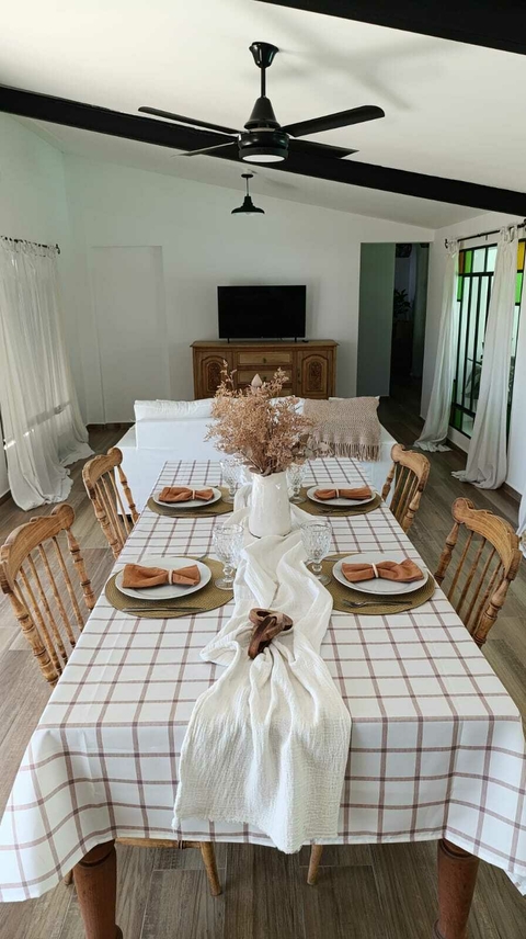 MANTEL GABARDINA ACRÍLICA CUADROS BEIGE
