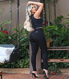 Calça Jeans Black Skinny Empina Bumbum na internet