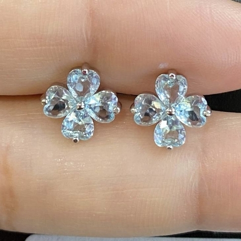 BRINCO PRATA 925 TREVO PEQUENO QUATRO PÉTALAS DE CORAÇÃO/ AGUA MARINHA - comprar online