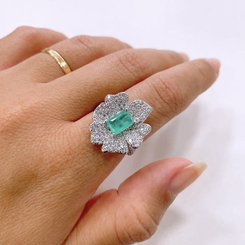 ANEL FLOR CRAVEJADA ESMERALDA COLOMBIANA RÓDIO BRANCO