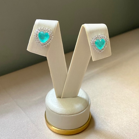 BRINCO PRATA 925 PRINCESS CORAÇÃO/ 2 FILEIRAS CRAVEJADAS/ ESMERALDA COLOMBIANA