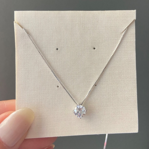 COLAR PRATA 925 PONTO DE LUZ 4 GARRAS PEQUENO/ CRISTAL