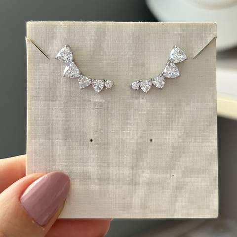 BRINCO EAR CUFF PRATA 925 TRIANGULOS DECRESCENTES E PONTO LUZ/ CRISTAL