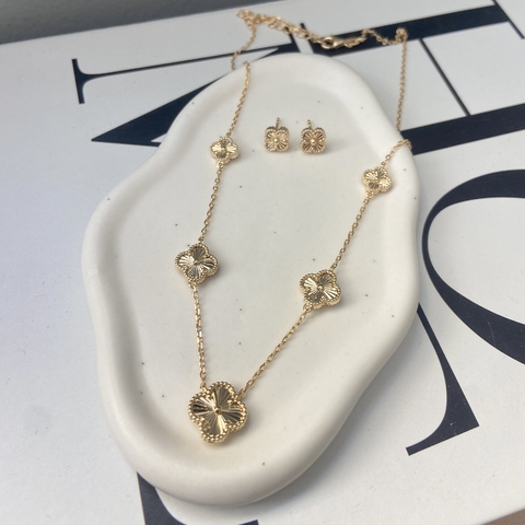 COLAR PRATA 925 CINCO TREVOS RAIADOS DECRESCENTES\ DOURADO