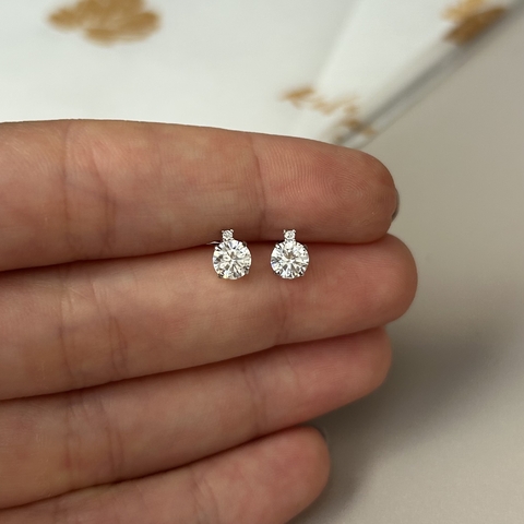 BRINCO PRATA 925 PEDRA REDONDA COM PONTO DE LUZ 5 MM/ MOISSANITE - comprar online