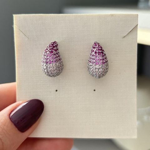 BRINCO GOTA MÉDIA CRAVAÇÃO PINK RÓDIO BRANCO