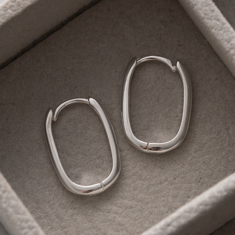 ARGOLA OVAL LISA FINA PRATA 925