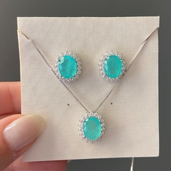 BRINCO PRATA 925 PEDRA OVAL GRANDE C/ BORDA CRAVEJADA/ ESMERALDA COLOMBIANA na internet