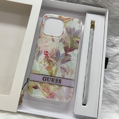GUESS FLOWER LILA-ip13 pro - comprar en línea