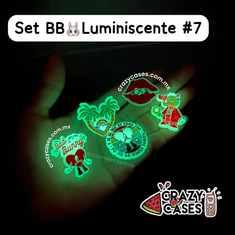 Set de Pines Luminiscentes Bad Bunny #7
