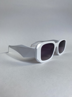 Óculos Luna Branco na internet