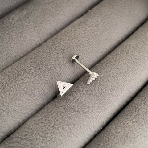 Piercing Triangulo Vazado Cravejado Prata 925