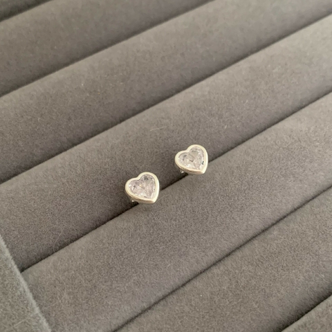 Brinco Zircônia Coração Embutido Cristal Prata 925