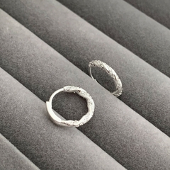 Argola Click Torcida Cravejada Prata 925