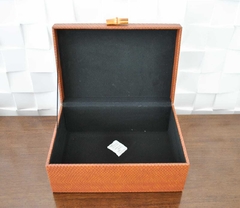 Caixa decorativa - M na internet