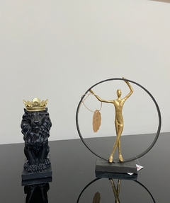 Escultura de Leão em resina na internet