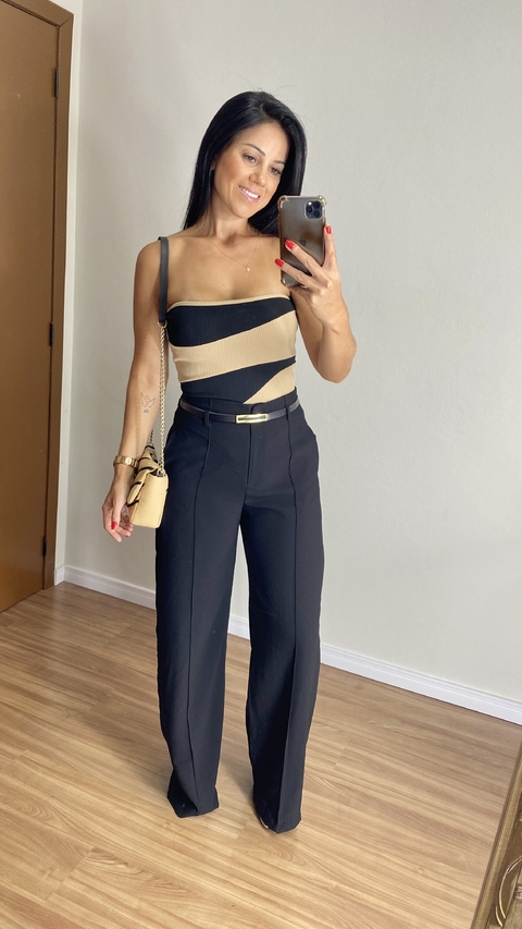 Calça wide leg com cinto