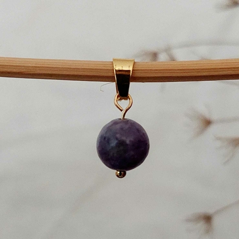Pingente Dourado Lepidolita Pedra Natural Esfera - comprar online