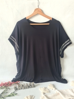 Remera japonesa brillo negro