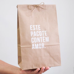 Saquinho Kraft Reforçado | Este Pacote Contém Amor (Branco) - Estúdio Tatu