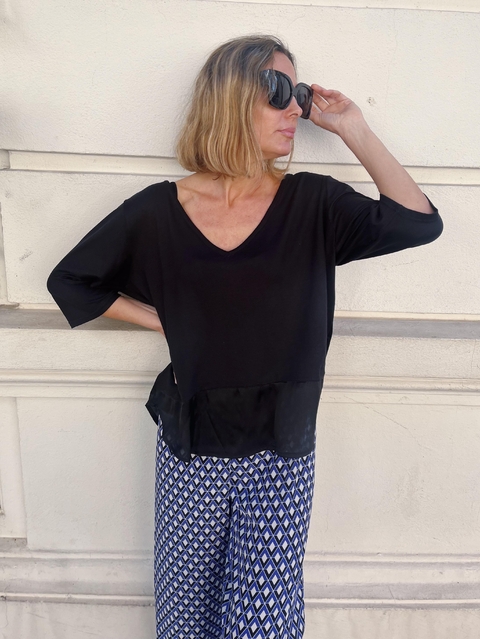 Remera Alba Negra