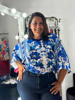 Cropped over estampado azul - PLUS