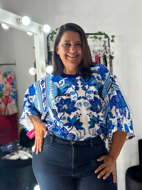 Cropped over estampado azul - PLUS