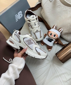 Tênis New Balance Unissex 530 Bege Marrom