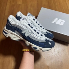 Tênis New Balance 1000 Unissex - Branco Azul - comprar online